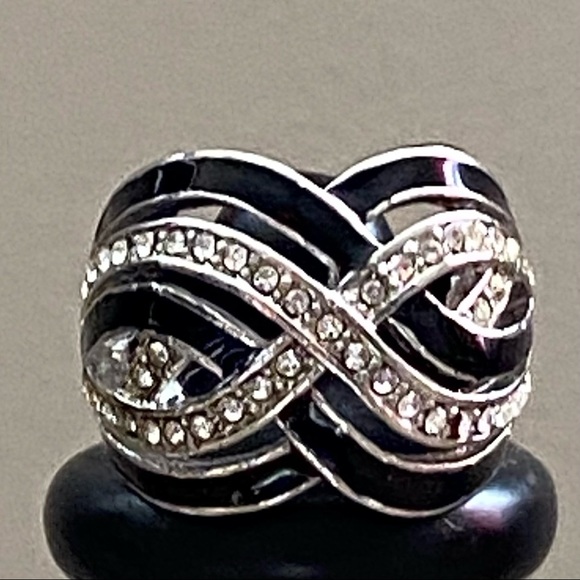 Vintage Rhodium plated black enamel & clear rhinestones women ring.Size 7.5 Used - Picture 6 of 7